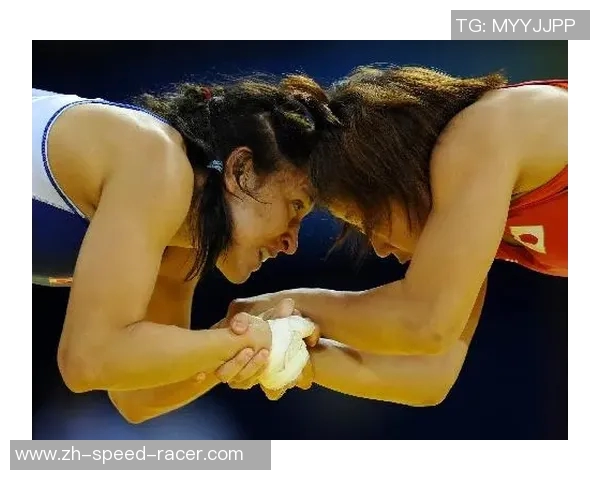 女摔VS力量与技巧的较量揭示女性摔跤的魅力与挑战